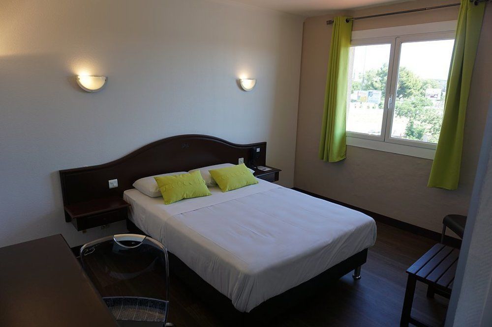 Le Neoulous Hotel Le Boulou Eksteriør billede