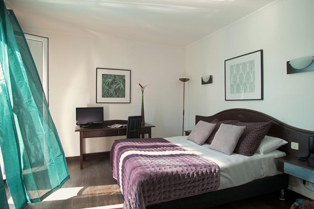 Le Neoulous Hotel Le Boulou Eksteriør billede