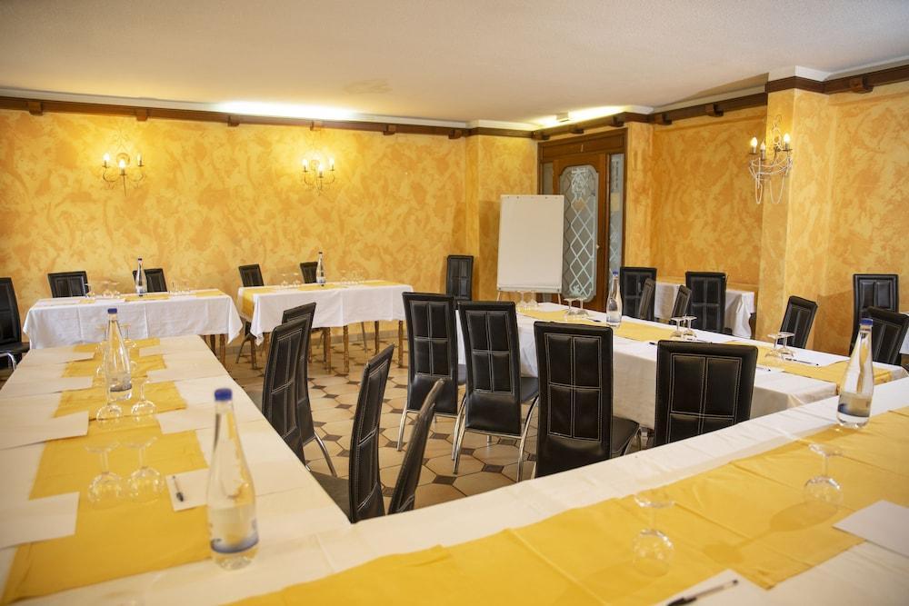 Le Neoulous Hotel Le Boulou Eksteriør billede